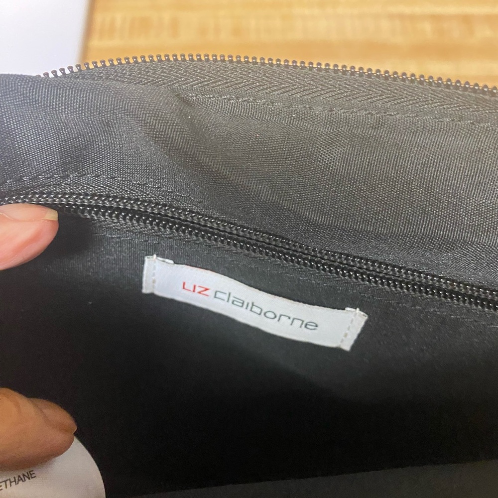 Liz Claiborne Black Shoulder Bag - Picture 2 of 9